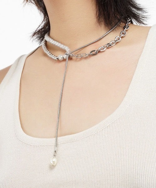 Asymmetrical pearl chain necklace